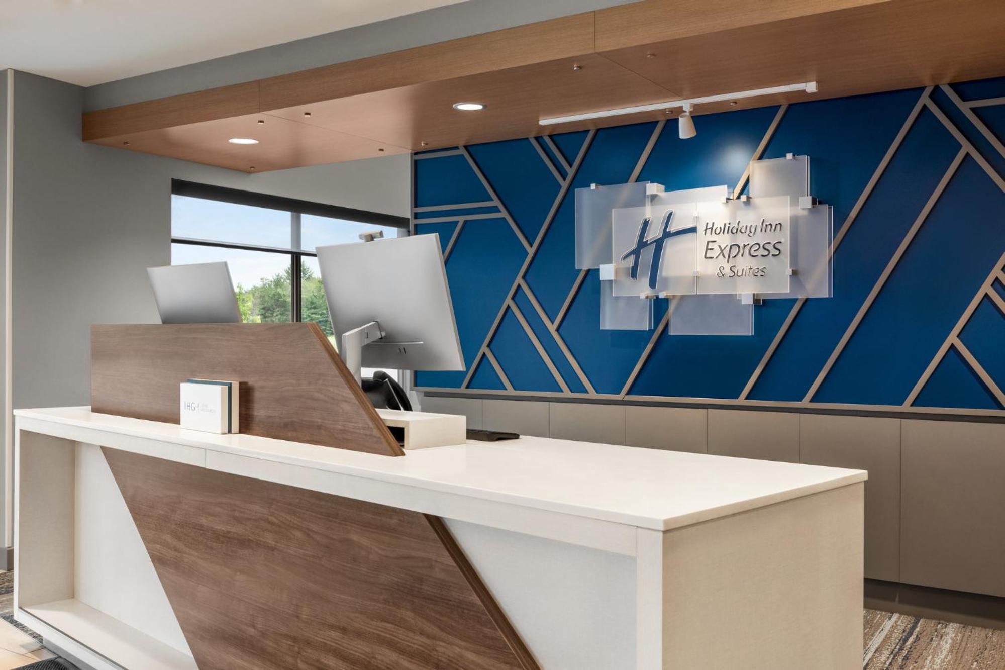 Holiday Inn Express & Suites Rhinelander By Ihg Dış mekan fotoğraf