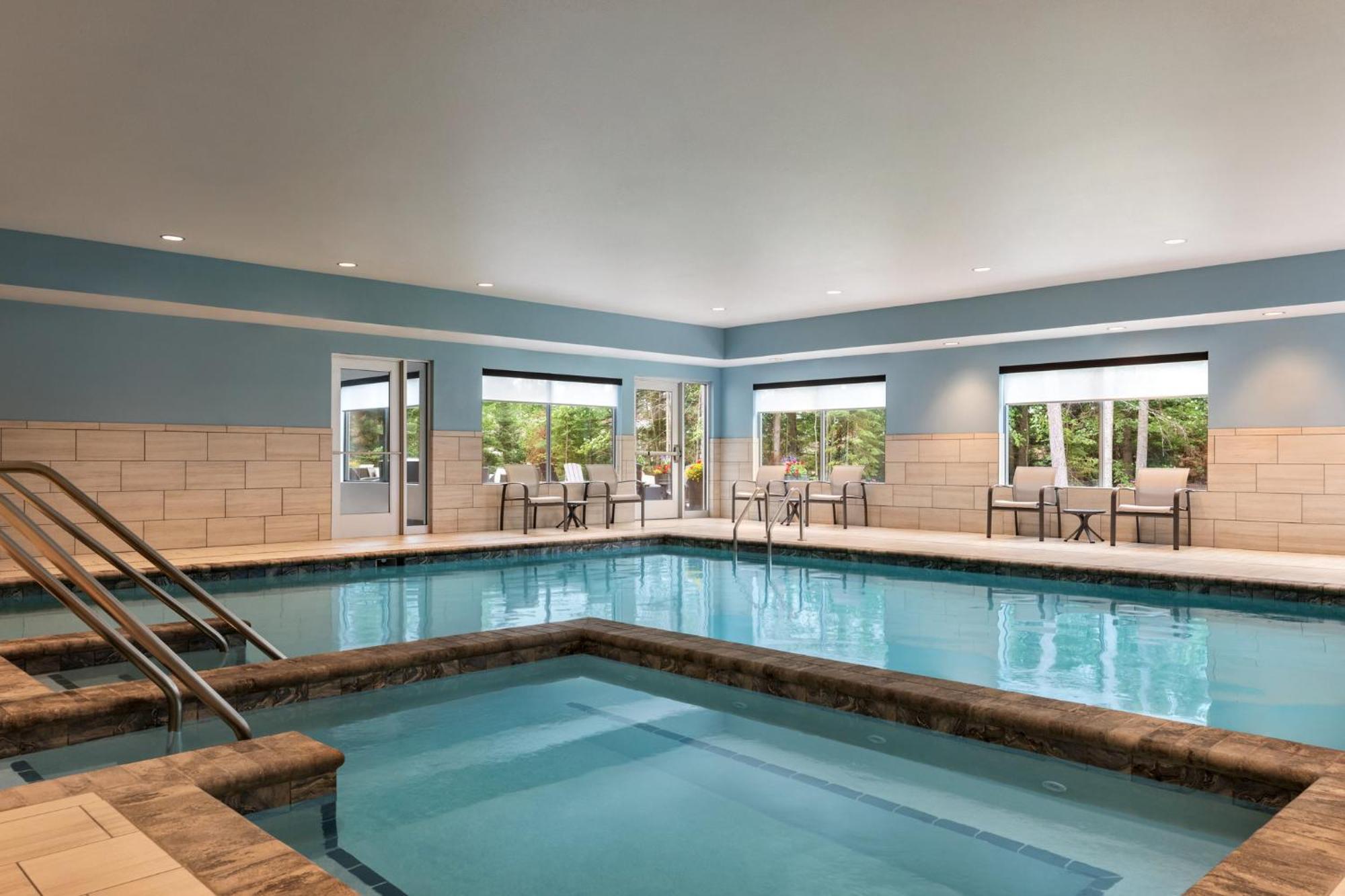 Holiday Inn Express & Suites Rhinelander By Ihg Dış mekan fotoğraf