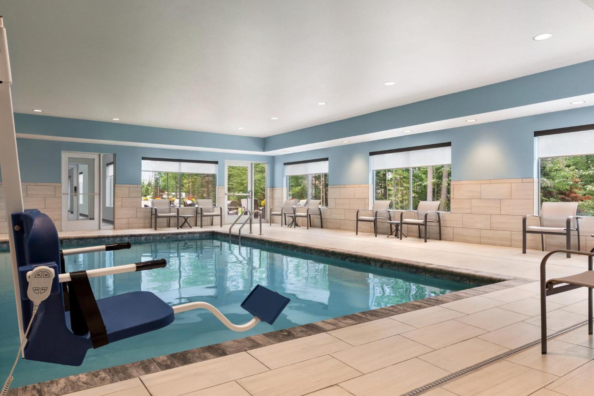 Holiday Inn Express & Suites Rhinelander By Ihg Dış mekan fotoğraf
