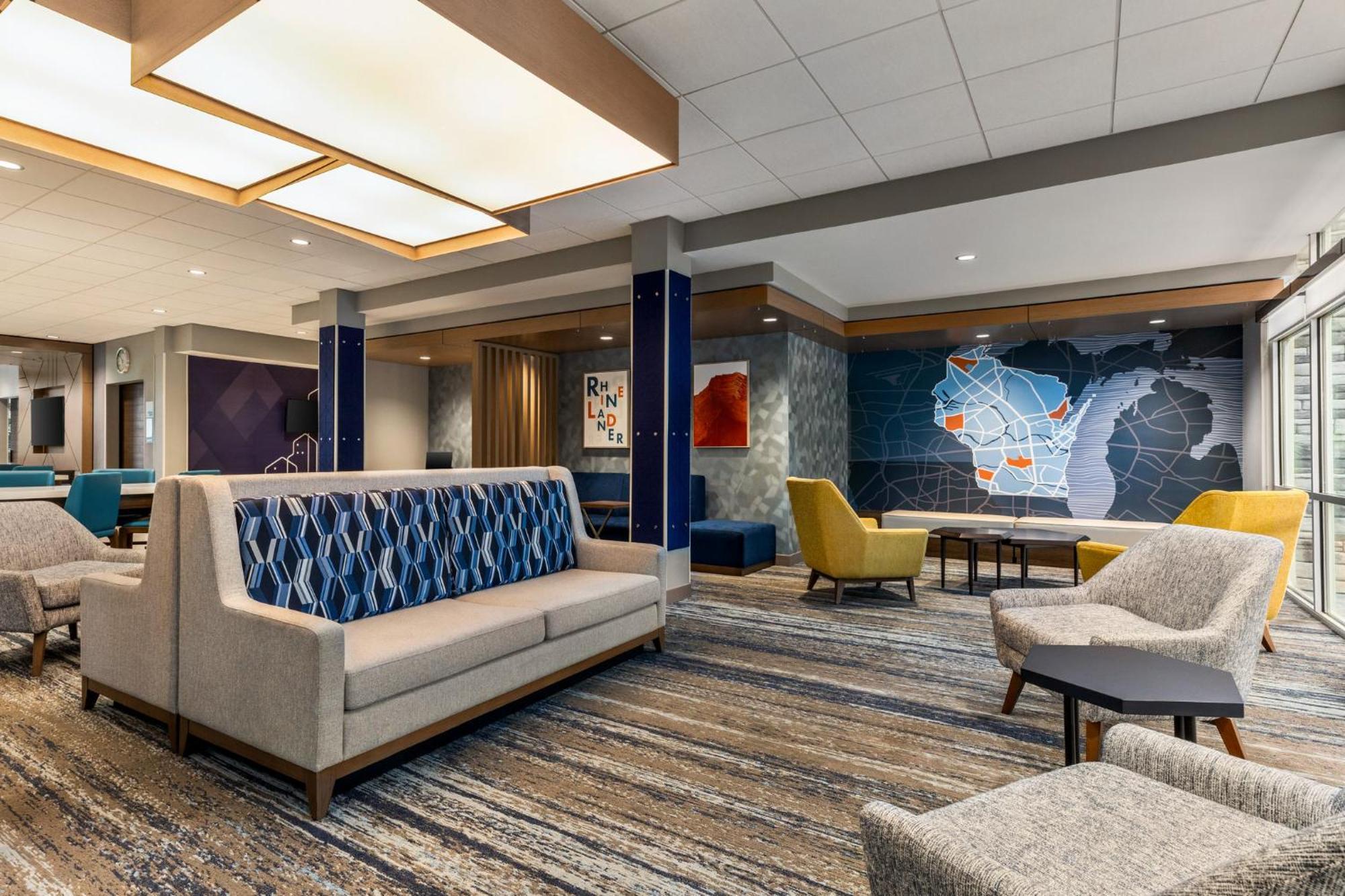 Holiday Inn Express & Suites Rhinelander By Ihg Dış mekan fotoğraf